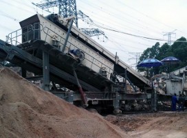 杭州建筑垃圾堆積如山，中意礦機(jī)移動(dòng)式建筑垃圾粉碎機(jī)來(lái)出力